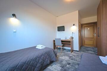 Фото номера Двухместный номер с 1 кроватью Отель Hotel Sezam г. Махова 17