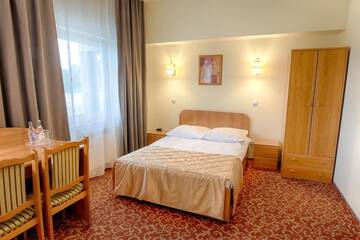 Фото номера Двухместный номер с 1 кроватью Отель Hotel Sezam г. Махова 25
