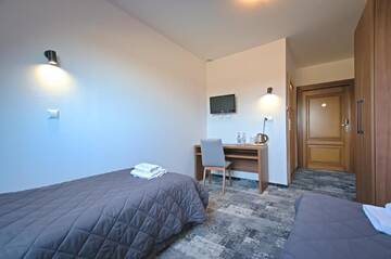 Фото номера Двухместный номер с 1 кроватью Отель Hotel Sezam г. Махова 4