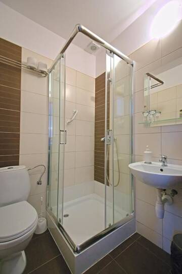 Фото номера Трехместный номер Отель Hotel Sezam г. Махова 2