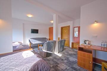 Фото номера Четырехместный номер Отель Hotel Sezam г. Махова 6